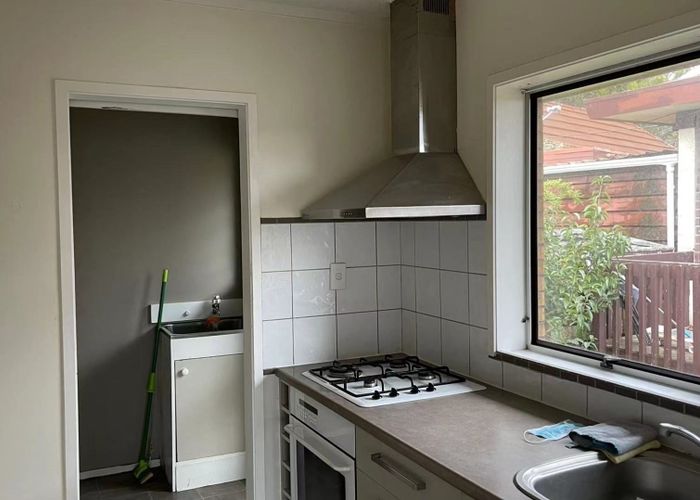  at 1/309 Wairau Road, Totara Vale, North Shore City, Auckland