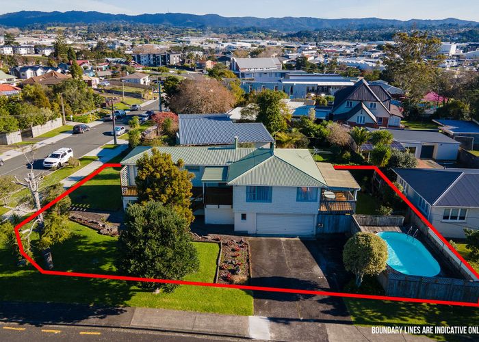  at 18 Lavelle Road, Henderson, Henderson, Waitakere City, Auckland