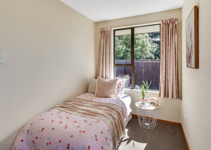  at 8 Algie Place, Avonhead, Christchurch
