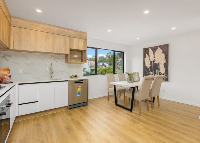  at 4/6 Woodhouse Place, West Harbour, Waitakere City, Auckland
