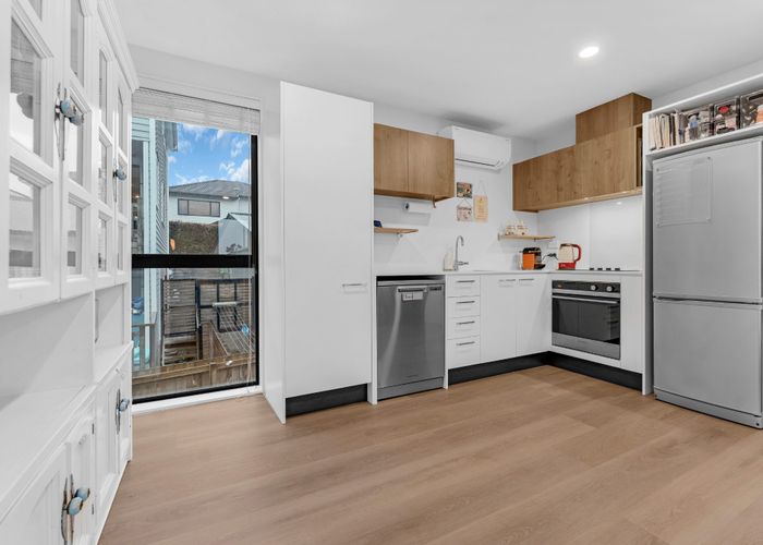  at 10 Panoni Lane, Howick, Manukau City, Auckland