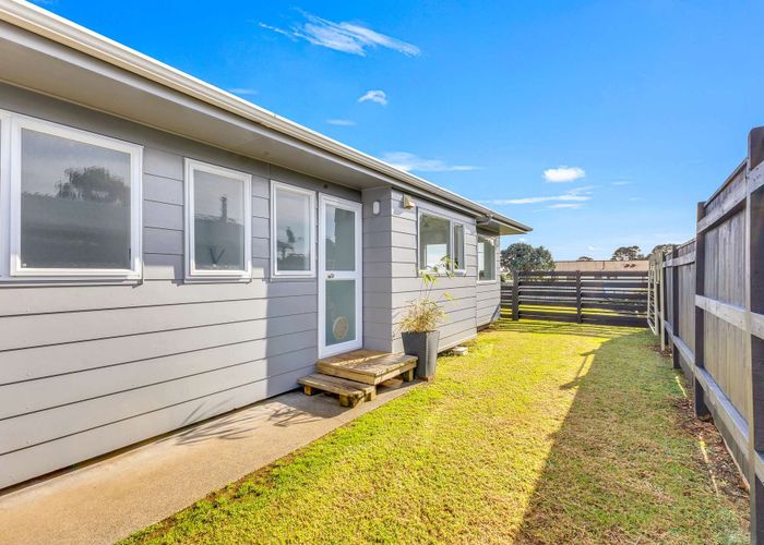  at 1/58 Riversdale Drive, Merrilands, New Plymouth, Taranaki