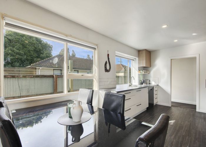  at 24 Woodend Road, Woodend, Woodend