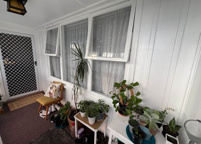  at 2/56 Donovan Street, Blockhouse Bay, Auckland City, Auckland