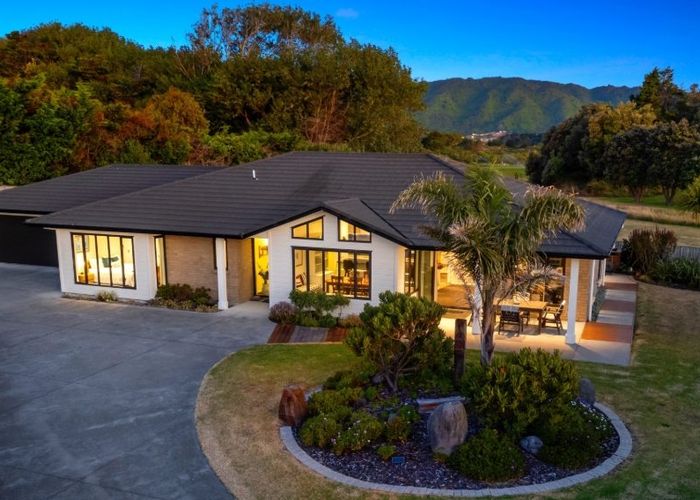  at 34 Titoki Road, Waikanae Beach, Waikanae