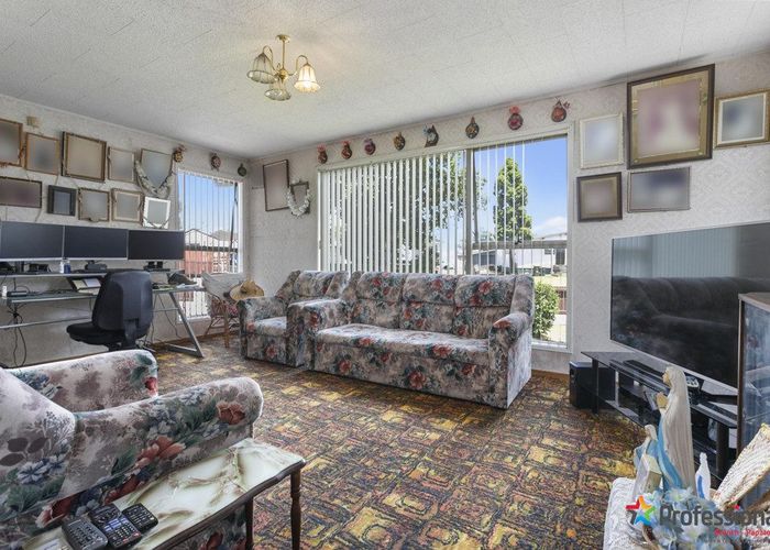  at 4 Lawford Place, Mangere, Auckland