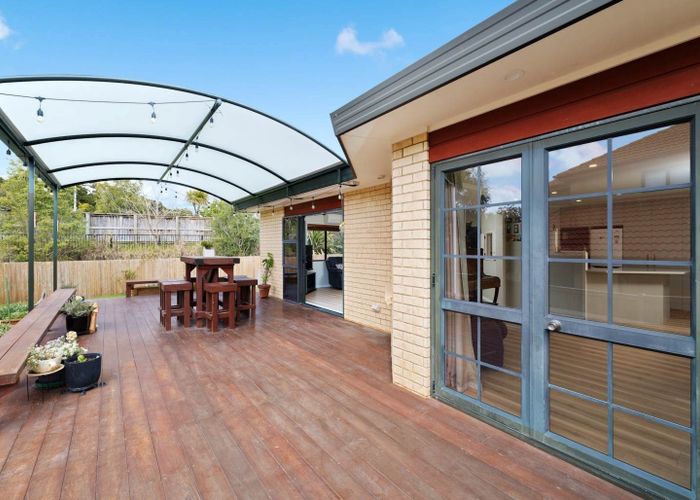  at 16 Widdison Place, Albany, Auckland