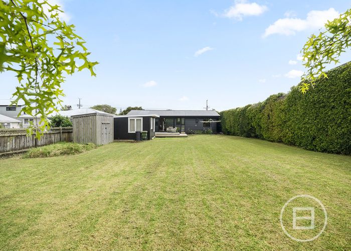  at 4 Renata Crescent, Te Atatu Peninsula, Waitakere City, Auckland