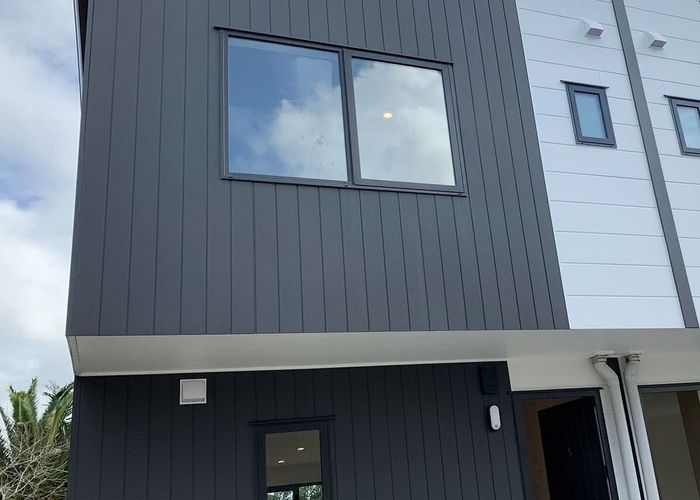  at 5/4 Harry Ward Place, Henderson, Waitakere City, Auckland