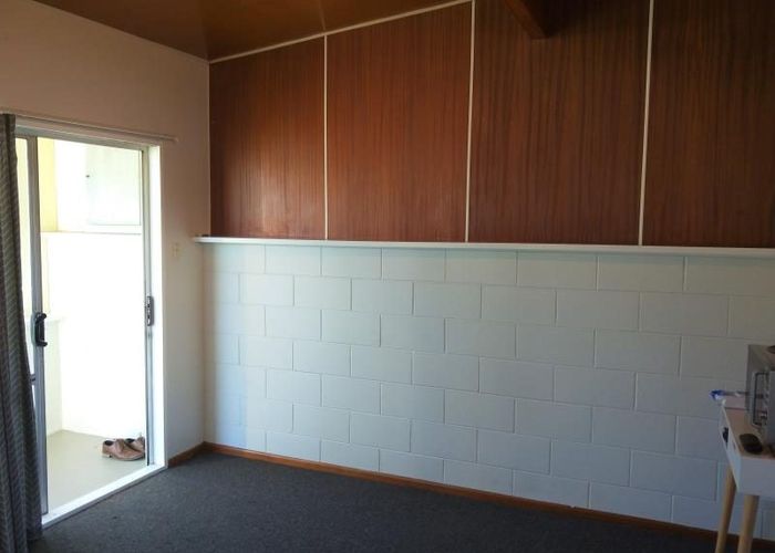  at 4/37 Wood Street, Takaro, Palmerston North, Manawatu / Whanganui