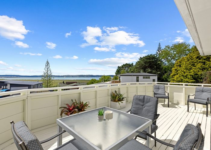  at 43 Rewarewa Road, Te Atatu Peninsula, Waitakere City, Auckland