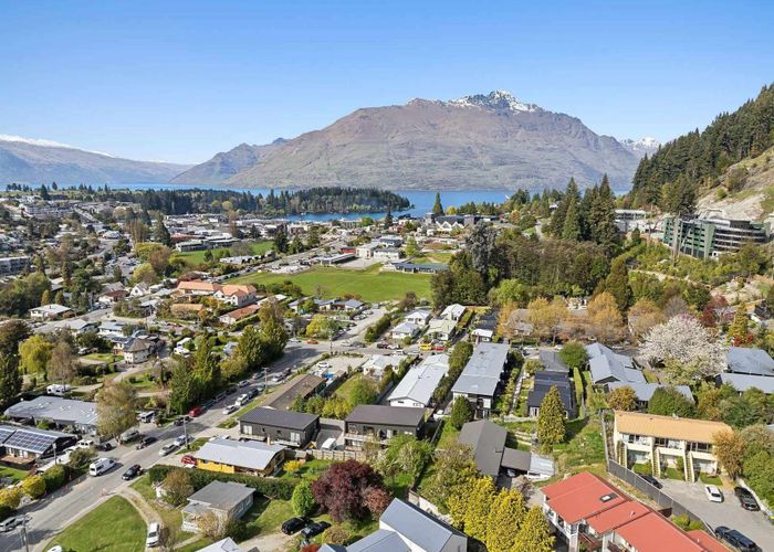  at 2/14 Fryer Street, Queenstown, Queenstown