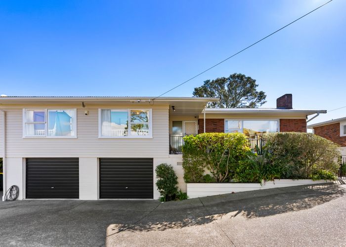 at 6 Folkestone Street, Murrays Bay, North Shore City, Auckland