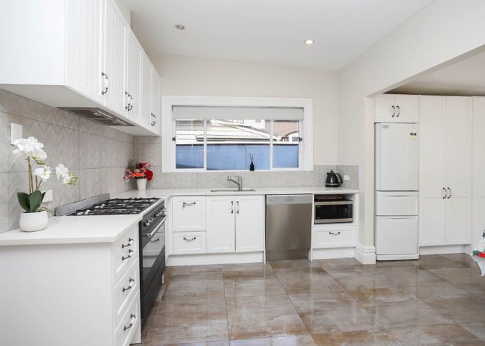  at 2/175 Great South Road, Greenlane, Auckland