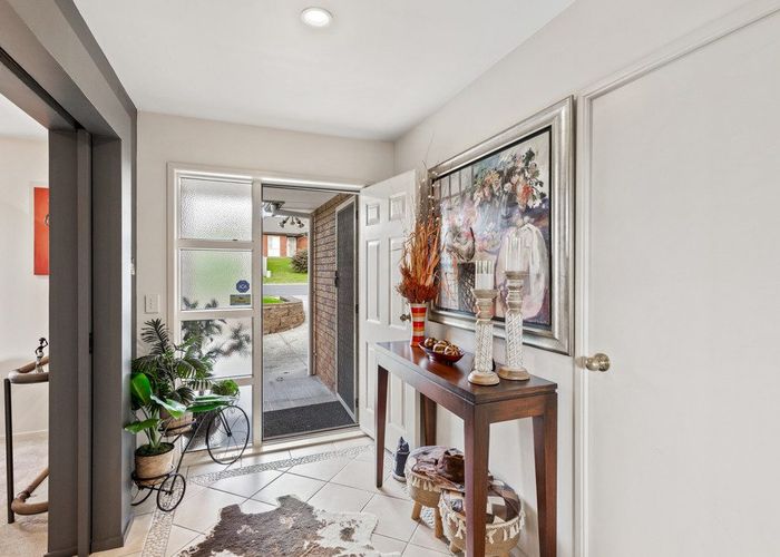  at 8 Toledo Avenue, Henderson, Waitakere City, Auckland