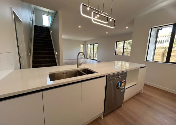  at 215A Forrest Hill Road, Forrest Hill, North Shore City, Auckland