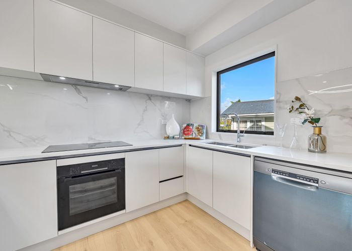  at 12D Angelo Avenue, Howick, Manukau City, Auckland