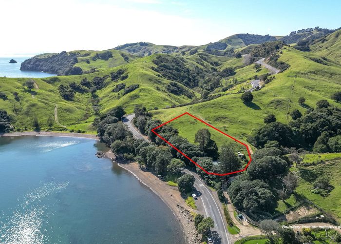  at 1090 Thames Coast Sh25 Road, KERETA, THAMES