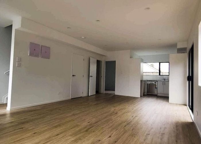  at 22 Eileen Newey Place, Henderson, Waitakere City, Auckland
