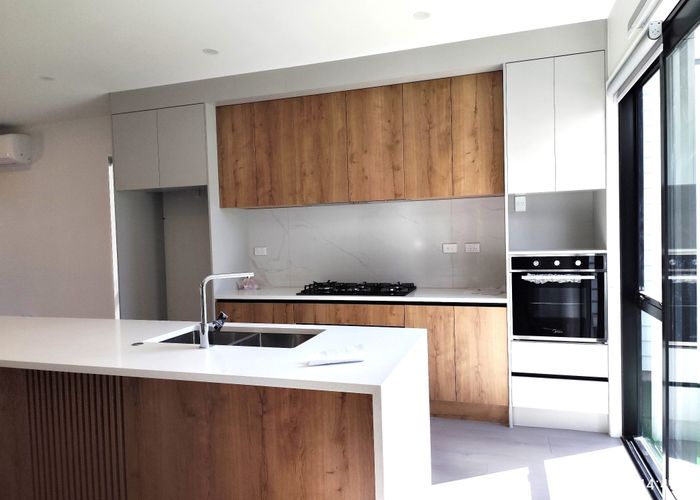  at 4 Chatsworth Crescent, Pakuranga Heights, Manukau City, Auckland