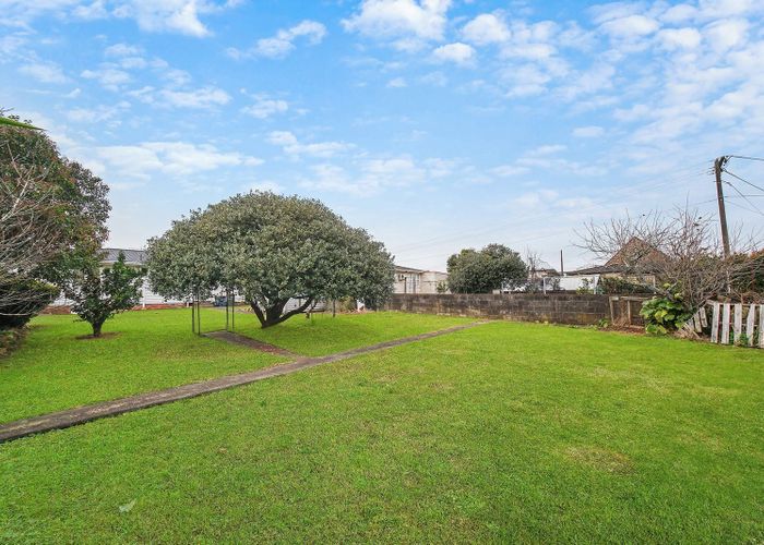  at 136 Rathgar Rd, Henderson, Waitakere City, Auckland