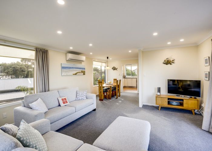  at 6 Anthony Place, Bay View, Napier