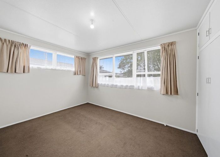  at 6 Comet Crescent, Mangere, Manukau City, Auckland