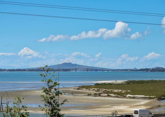  at 44D Alwyn Avenue, Te Atatu South, Auckland