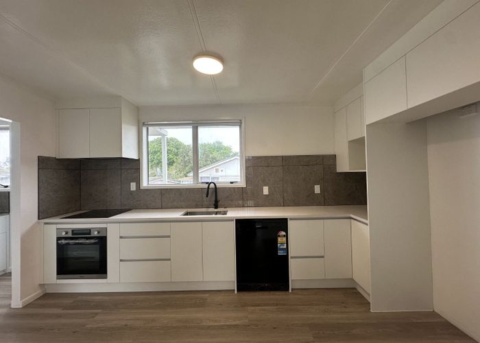  at 8a Dennis Rd, Papatoetoe, Manukau City, Auckland
