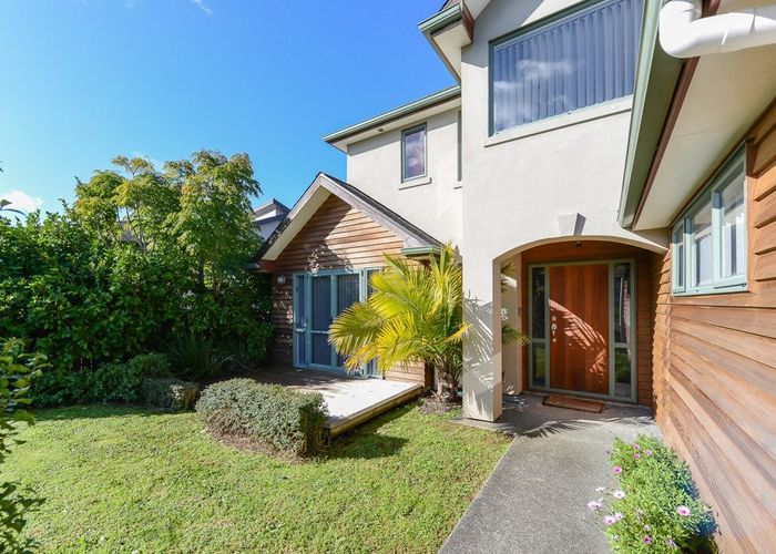  at 76 Medallion Dr, Albany, North Shore City, Auckland