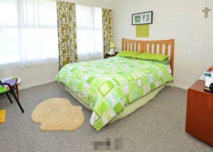  at 3/81 Pupuke Road, Hillcrest, North Shore City, Auckland