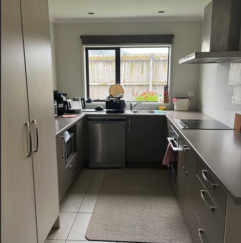  at 10 Hill Road, Papatoetoe, Auckland