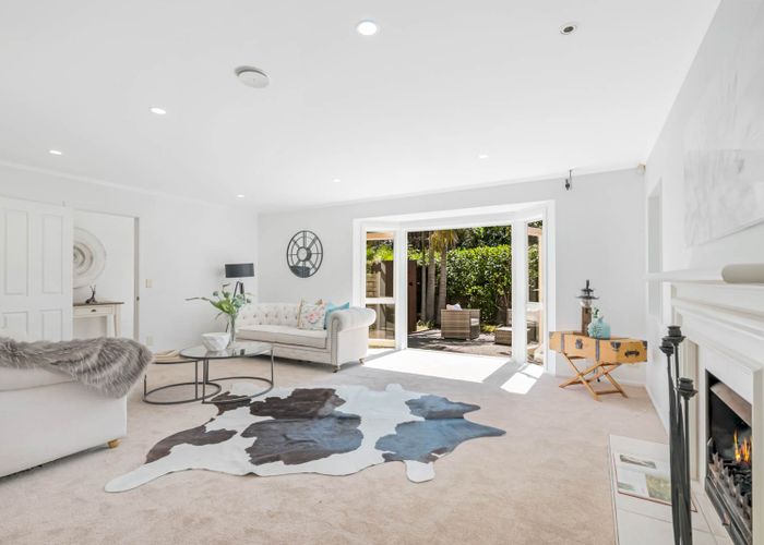  at 27 Hoani Glade, Saint Johns, Auckland