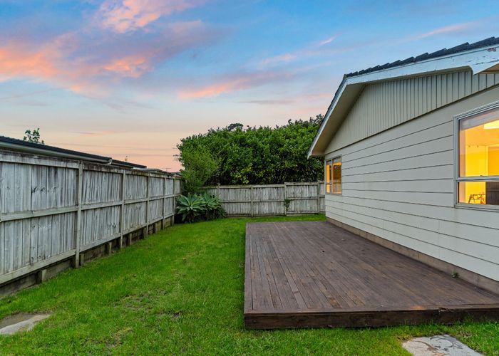  at 3/100 Royal Road, Massey, Auckland