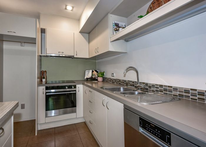 at 90C Mandeville Street, Riccarton, Christchurch City, Canterbury