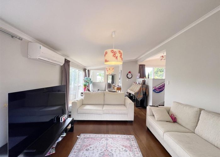  at 10 Salamanca Road, Sunnynook, North Shore City, Auckland