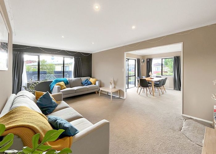  at 9 Cargill Grove, Kelvin Grove, Palmerston North, Manawatu / Whanganui