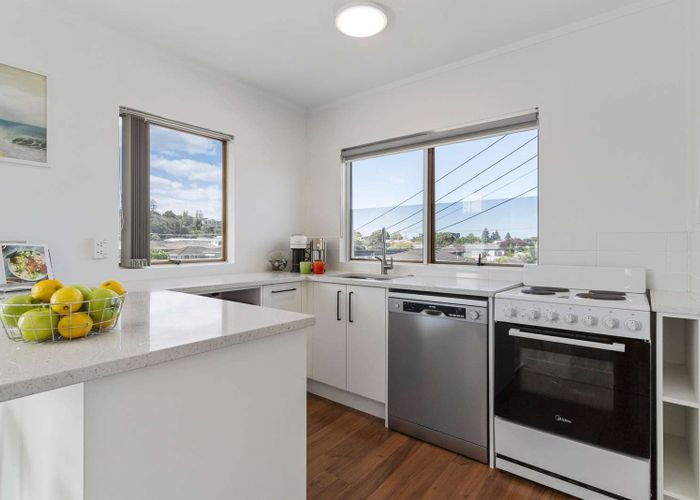  at 5/762 Beach Road, Browns Bay, Auckland