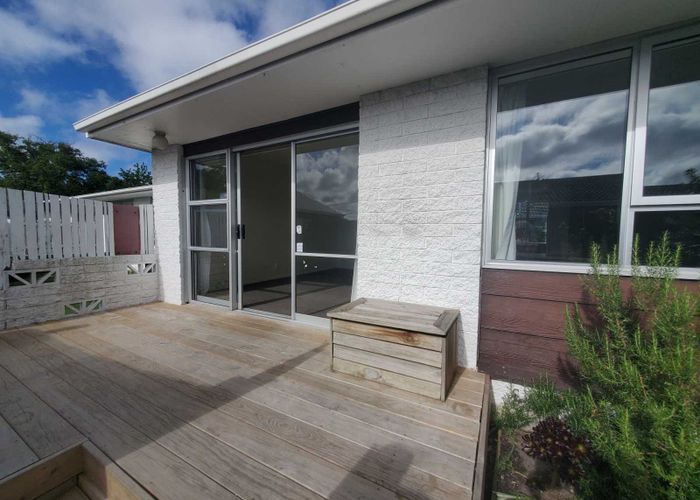  at 2/557 Gloucester Street, Linwood, Christchurch City, Canterbury