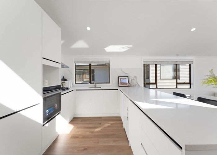  at 85 Pupuke Road, Northcote, North Shore City, Auckland