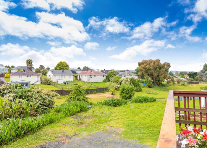  at 16 Garrett Place, Otara, Auckland