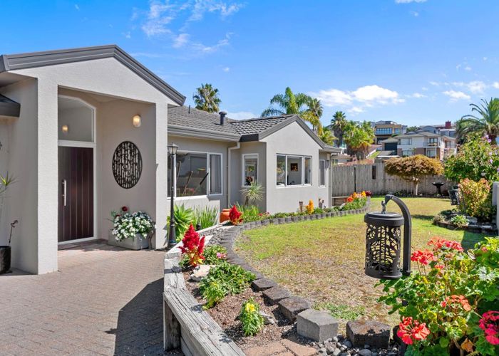  at 5 Mako Street, West Harbour, Waitakere City, Auckland