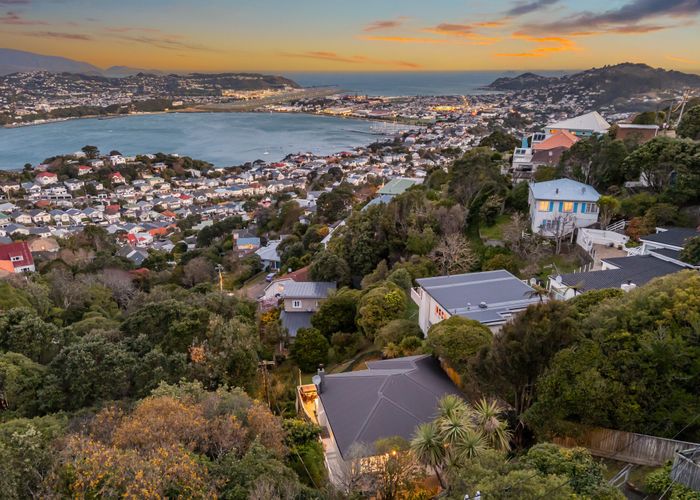  at 27 & 27a Alexandra Road, Hataitai, Wellington, Wellington
