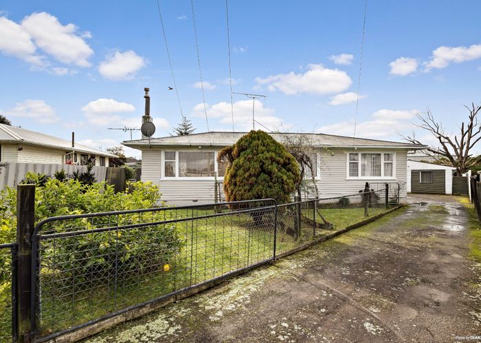  at 6 Mary Place, Favona, Auckland