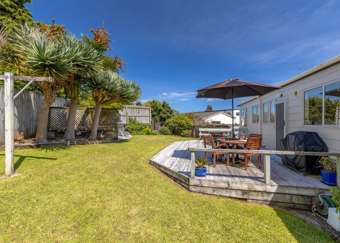  at 6 Milne Place, Merrilands, New Plymouth