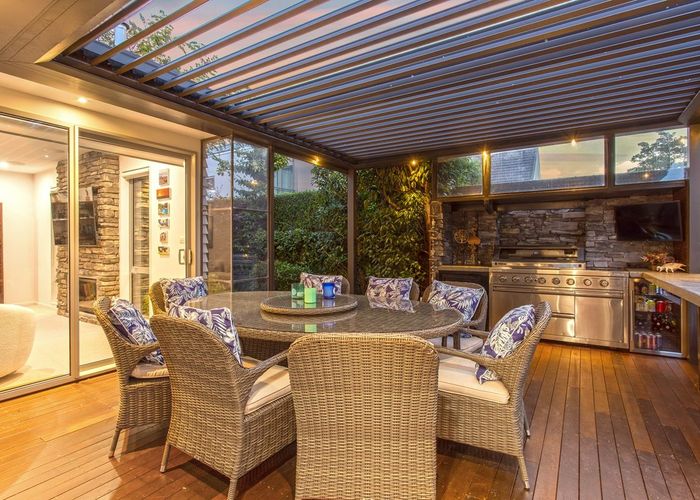  at 27 Rochdale Street, Fendalton, Christchurch City, Canterbury