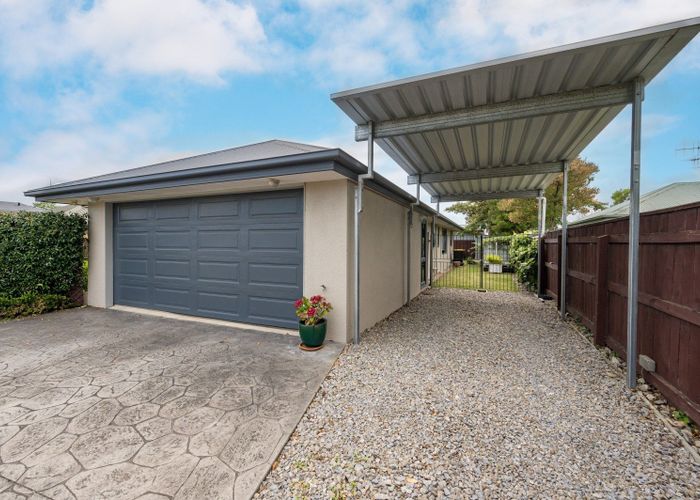  at 6 Allport Close, Richmond