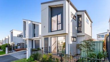  at 16 Whakanoho Road, Westgate, Auckland