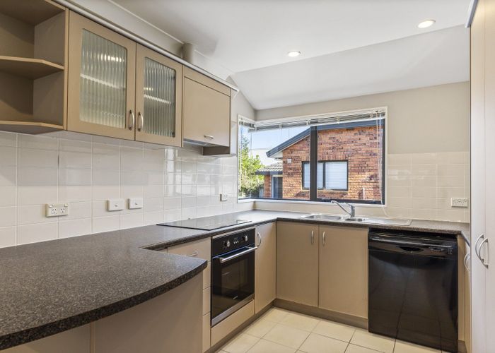  at 5/10 Ridge Road, Howick, Auckland