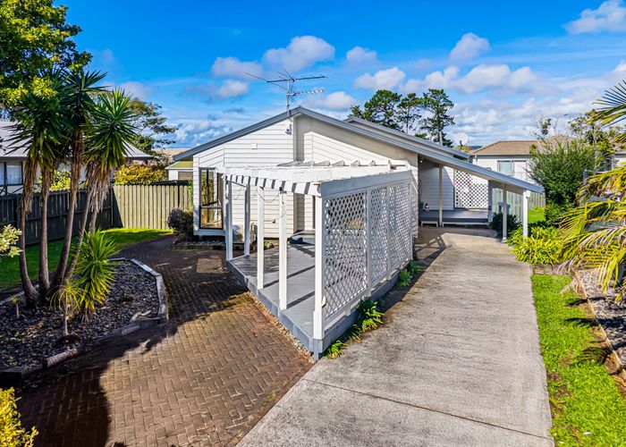  at 23  Gosford Drive, Botany Downs, Manukau City, Auckland